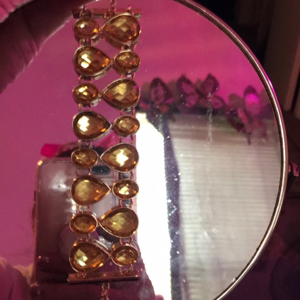 Faceted Crystal Bold Toggle Bracelet Gold Tone 7”